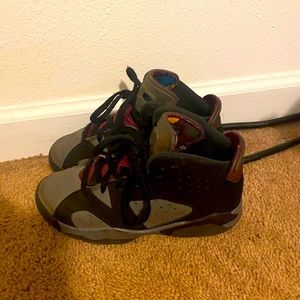 Air Jordan 6 bordos size 13c Kids